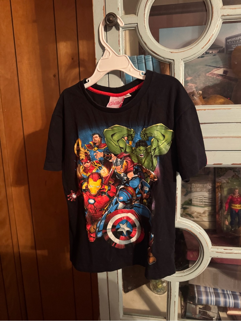 Boys Marvel Avengers Size 10 Short Sleeve Top C6